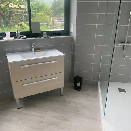 Pour 4 Personnes Avec Sdb Privative Et Jacuzzi *