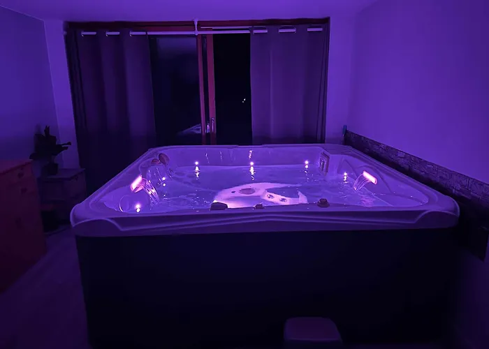 Pour 4 Personnes Avec Sdb Privative Et Jacuzzi Apartamento Petit-Couronne