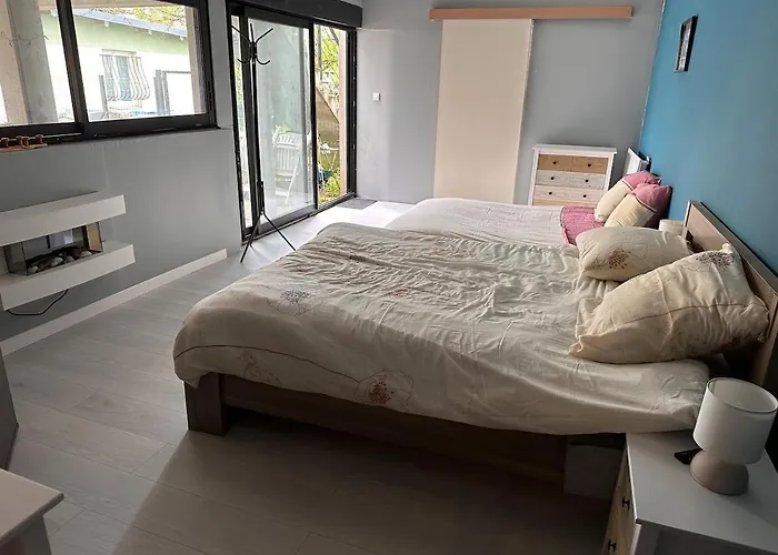 Pour 4 Personnes Avec Sdb Privative Et Jacuzzi *