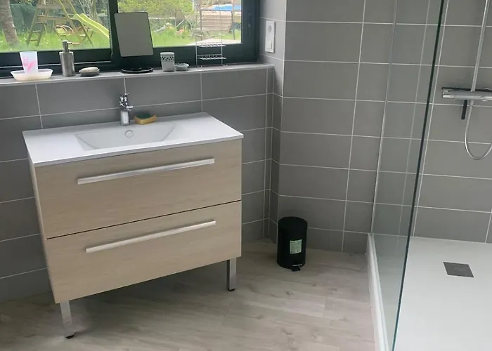 Pour 4 Personnes Avec Sdb Privative Et Jacuzzi *